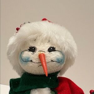 Annalee Mrs Holly Snow Woman. 2005 edition. About 10” tall.